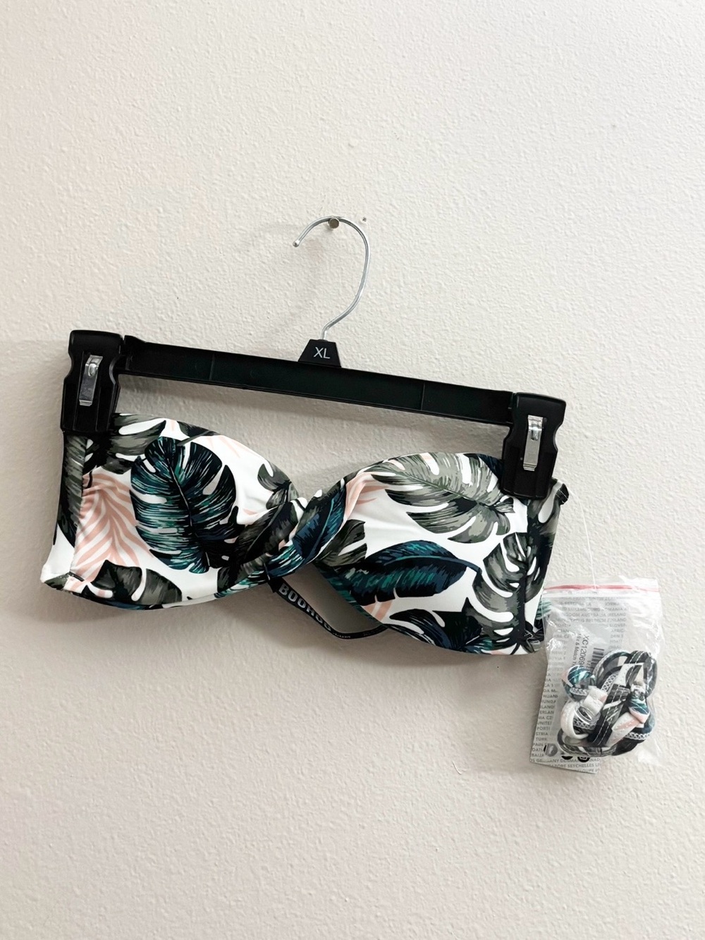 NWT Boohoo Tropical Floral Bandeau Bikini Top